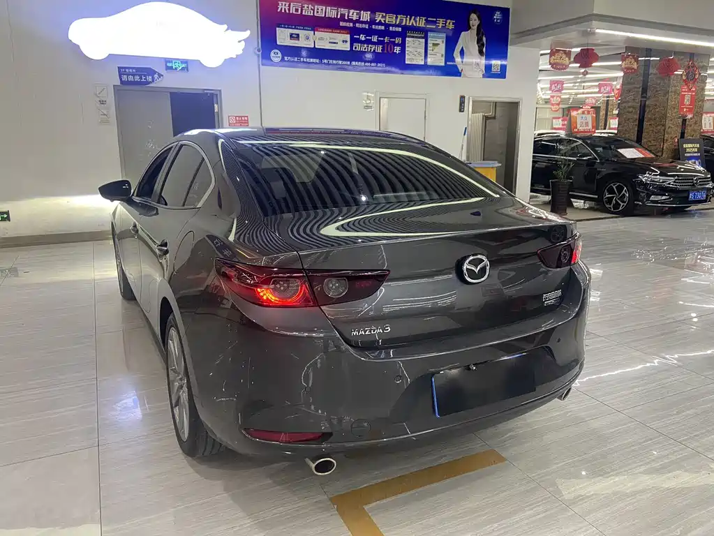 Mazda Mazda3 3 2021 2.0L AT