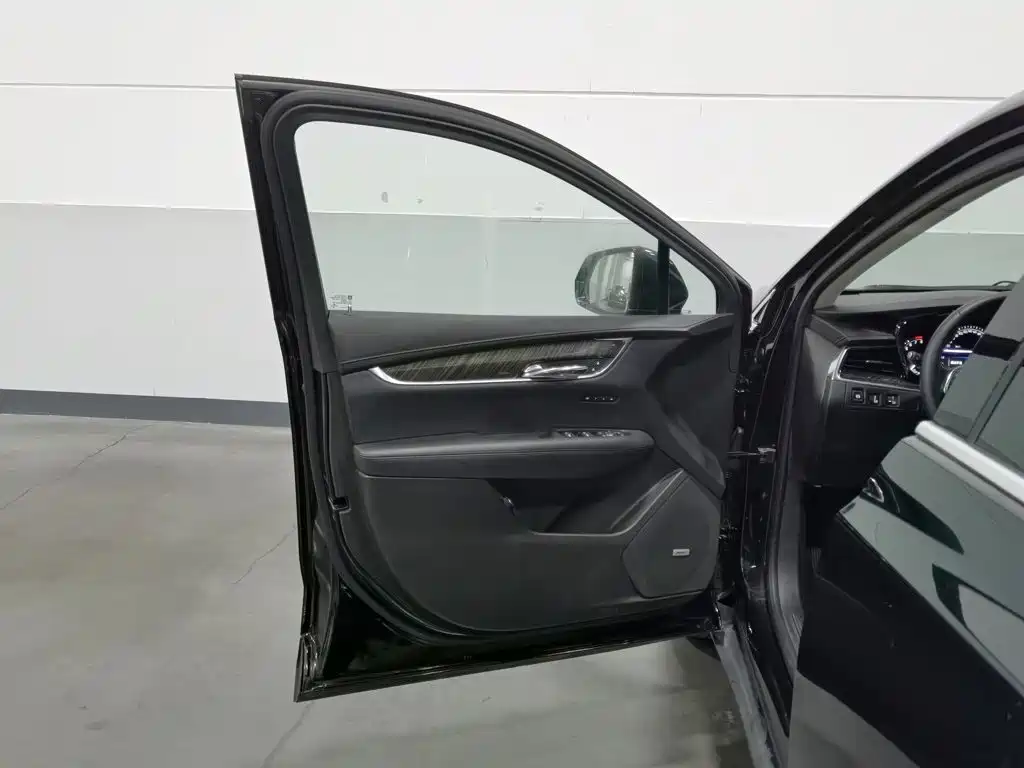 Cadillac XT5 — миниатюра 8