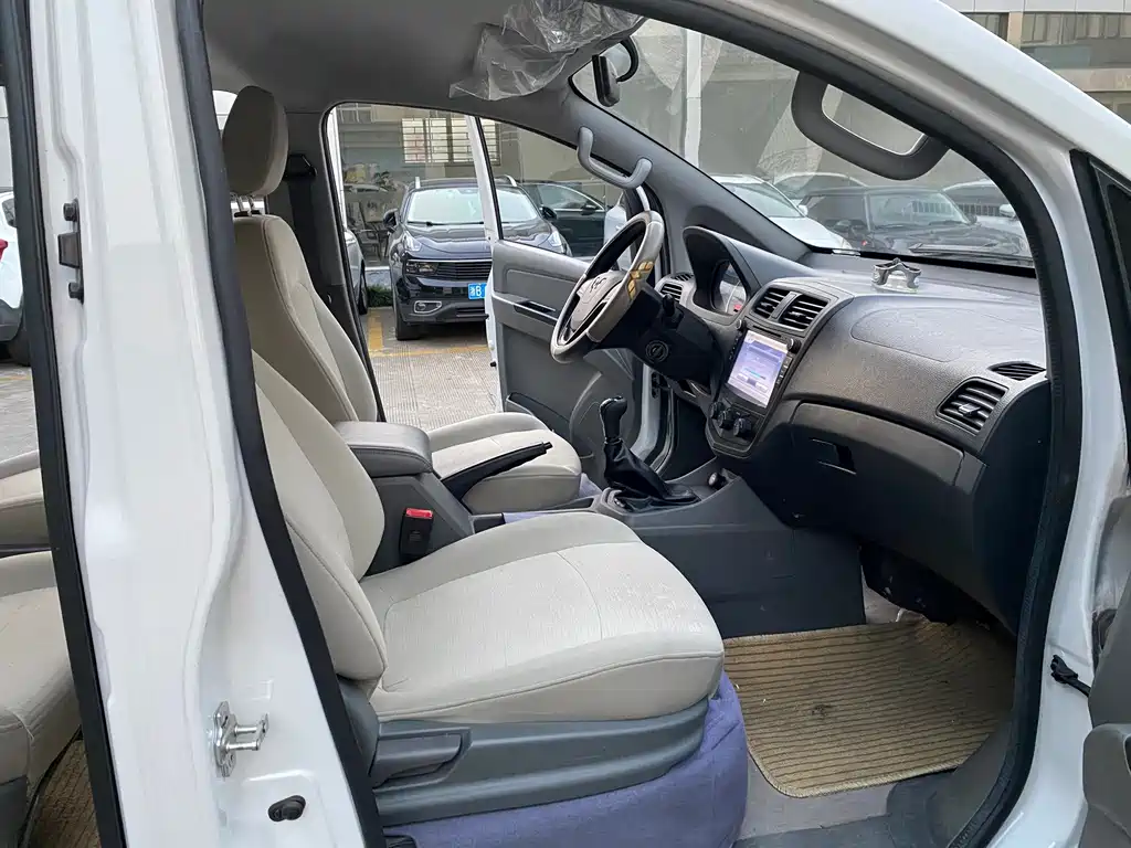 Wuling Zhengcheng Classic — миниатюра 15