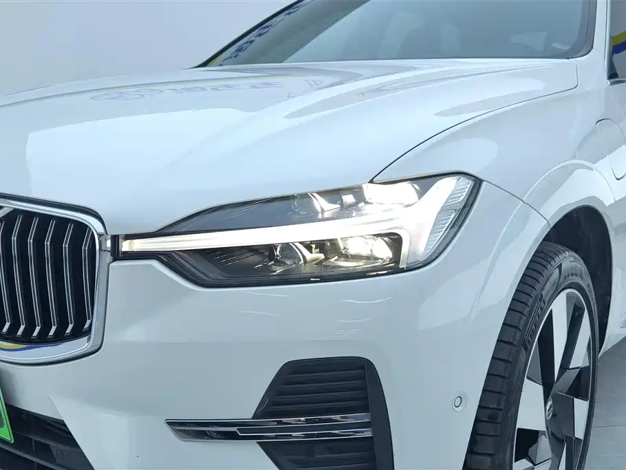 VOLVO XC60 PLUG IN HYBRID