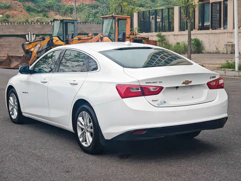Chevrolet Malibu XL — миниатюра 7