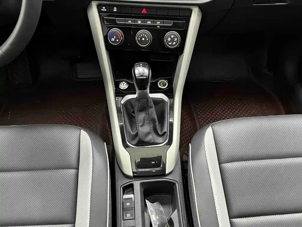 VOLKSWAGEN T ROC EXPLORING SONGS