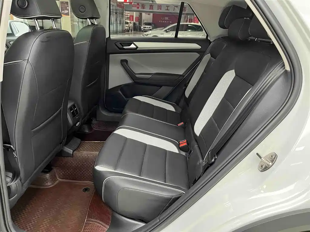 VOLKSWAGEN T ROC EXPLORING SONGS