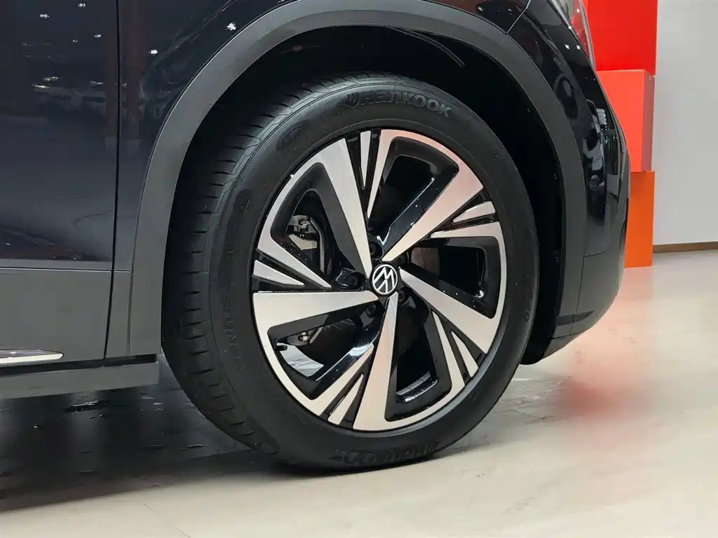 VOLKSWAGEN ID.6 CROZZ