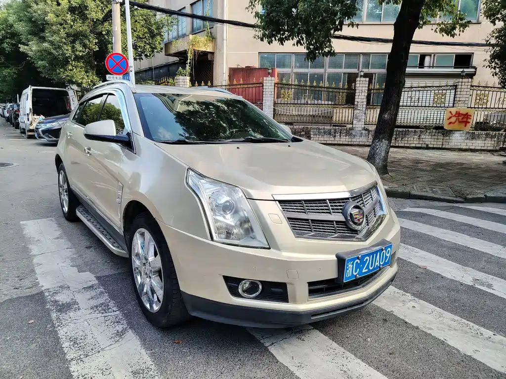 Cadillac SRX — миниатюра 3