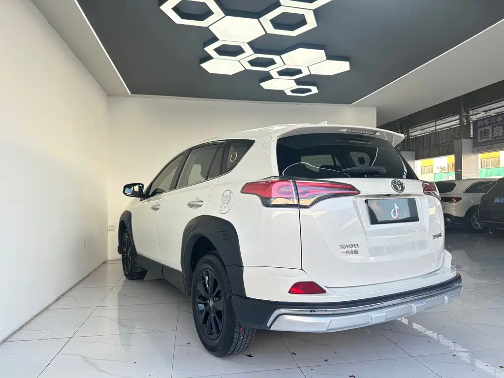 TOYOTA RAV4 RONGFANG