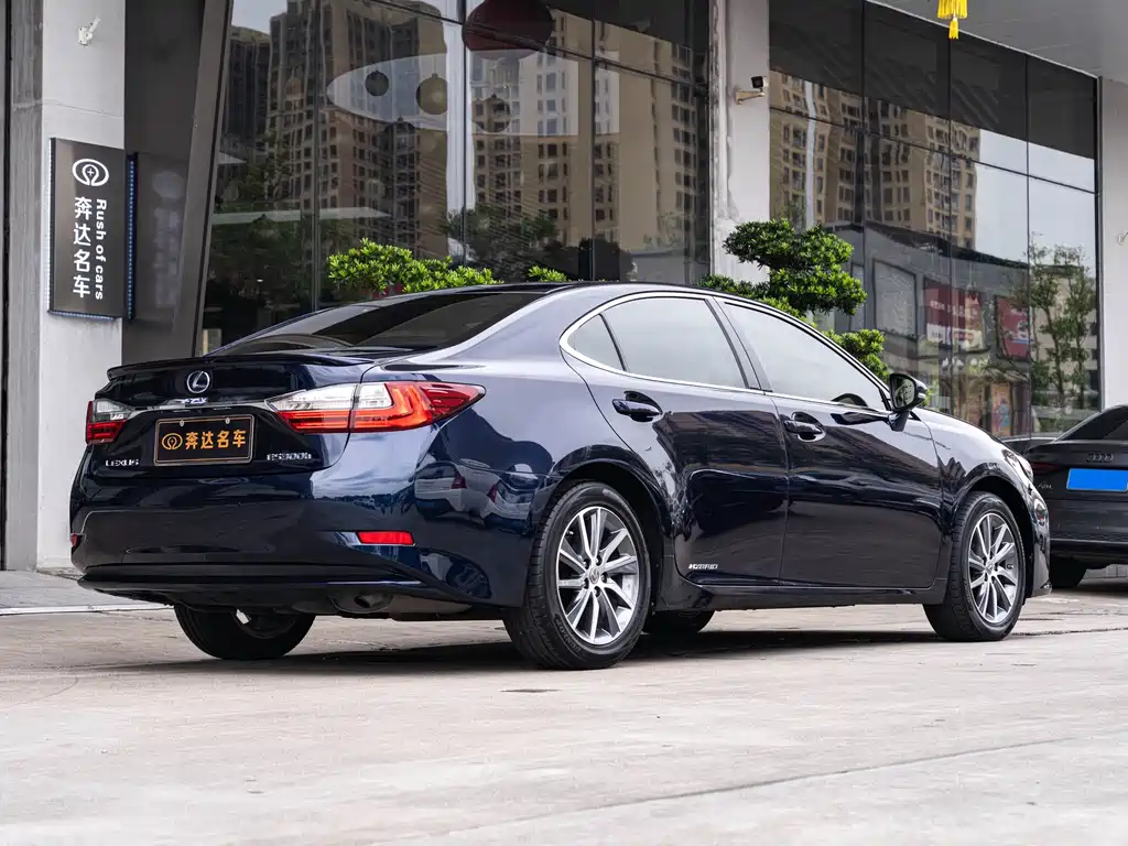 Lexus ES 2015 300h Comfort