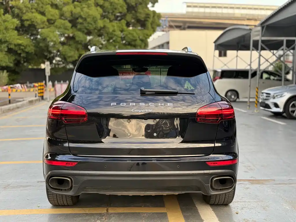 PORSCHE CAYENNE