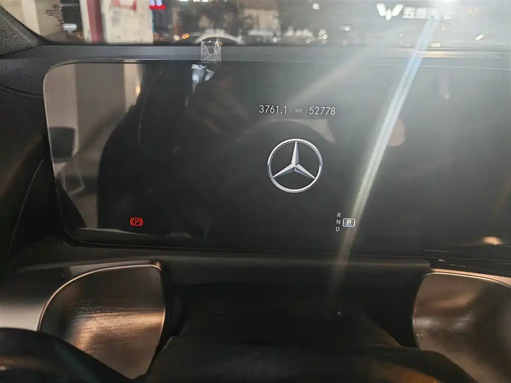 Mercedes-Benz GLB — миниатюра 10