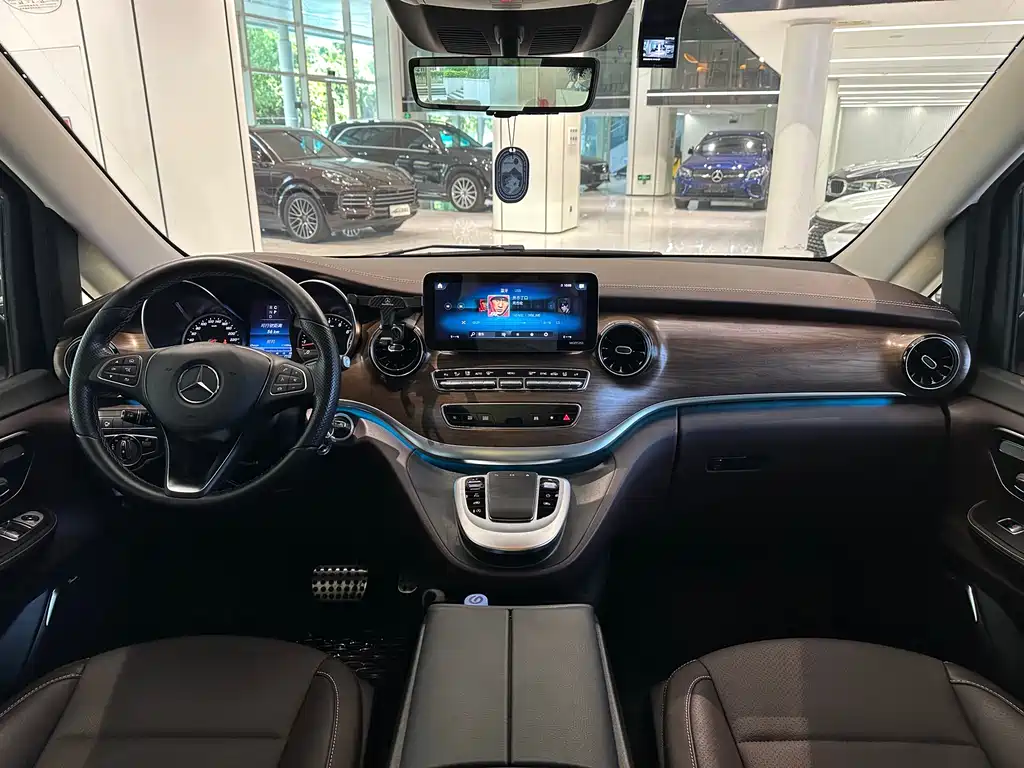 MERCEDES-BENZ V CLASS