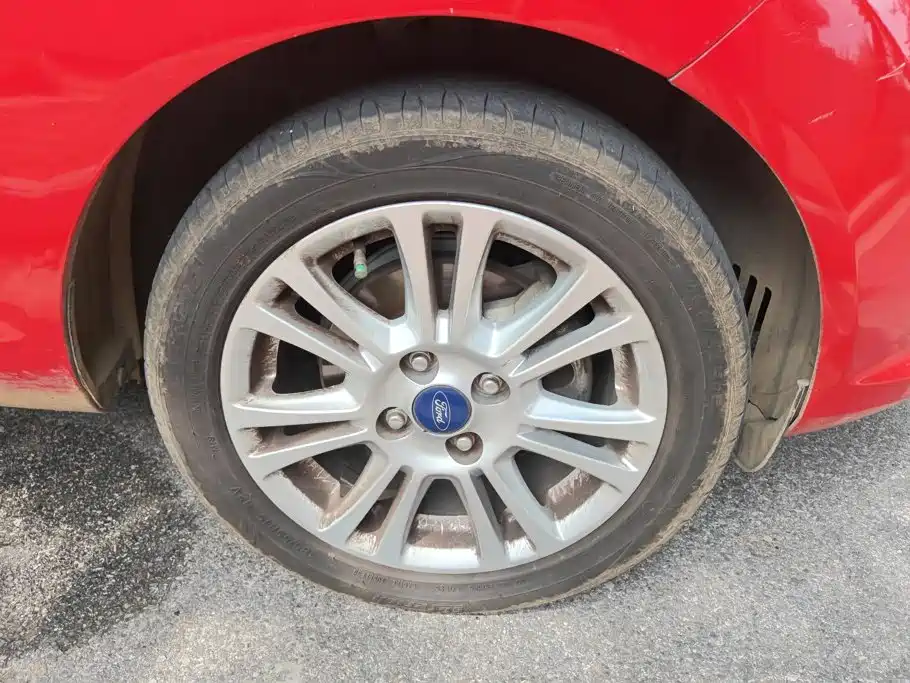Ford Fiesta — миниатюра 6