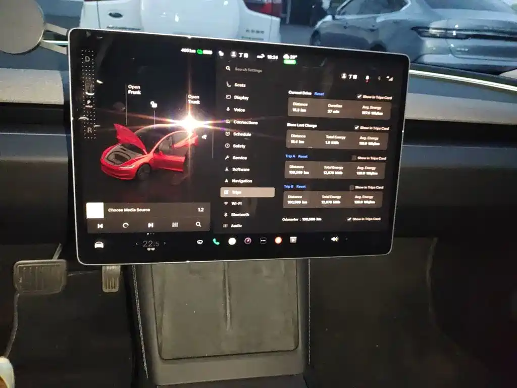 Tesla Model 3 — миниатюра 10