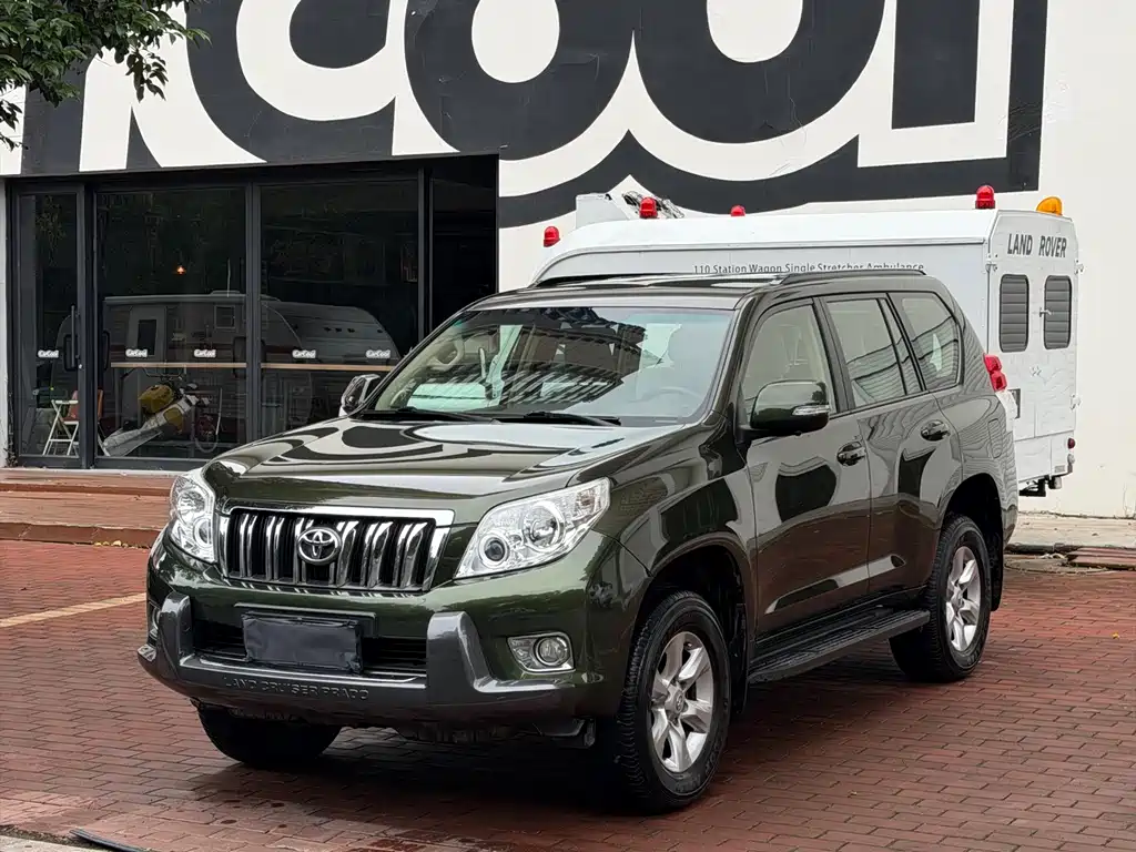 Toyota Land Cruiser Prado 2010 2.7L AT Standard