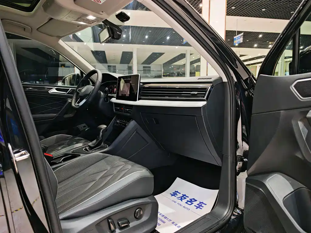 Volkswagen Tiguan L — миниатюра 11