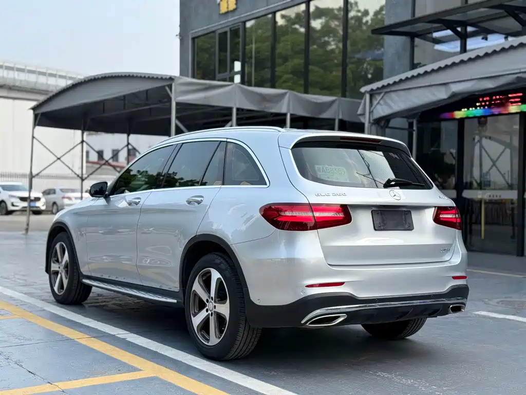 MERCEDES-BENZ GLC