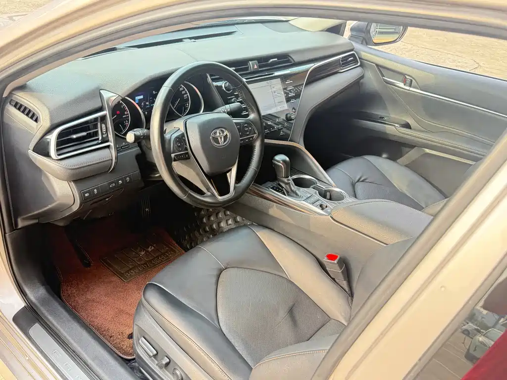 TOYOTA CAMRY
