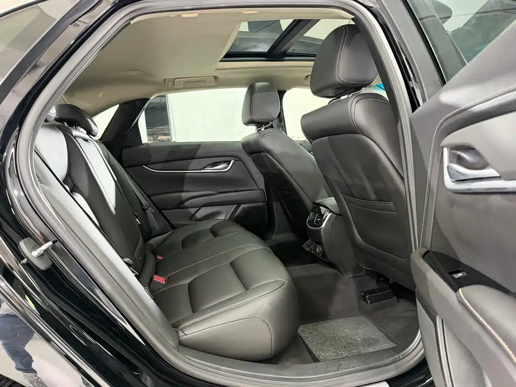 Cadillac XTS 2018 28T