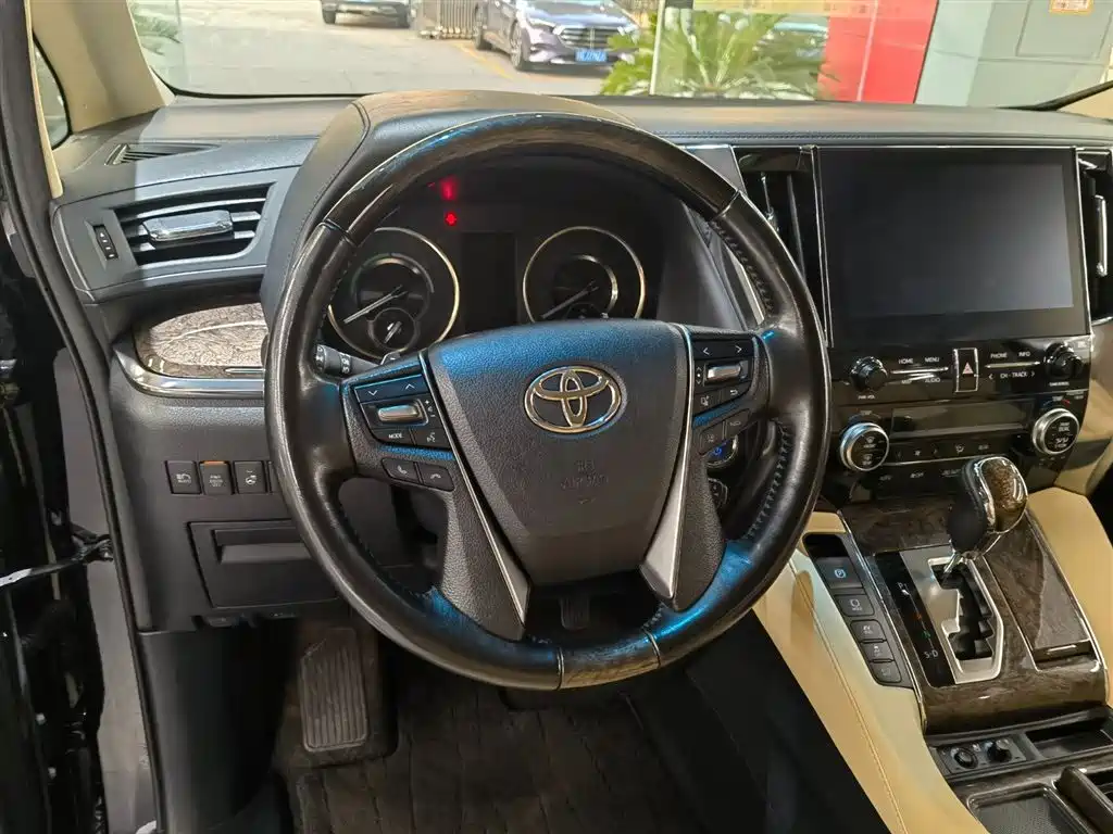 TOYOTA ELFA