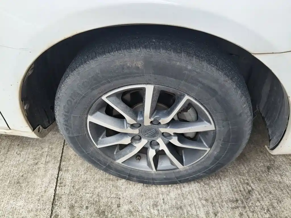 Geely Emgrand — миниатюра 24