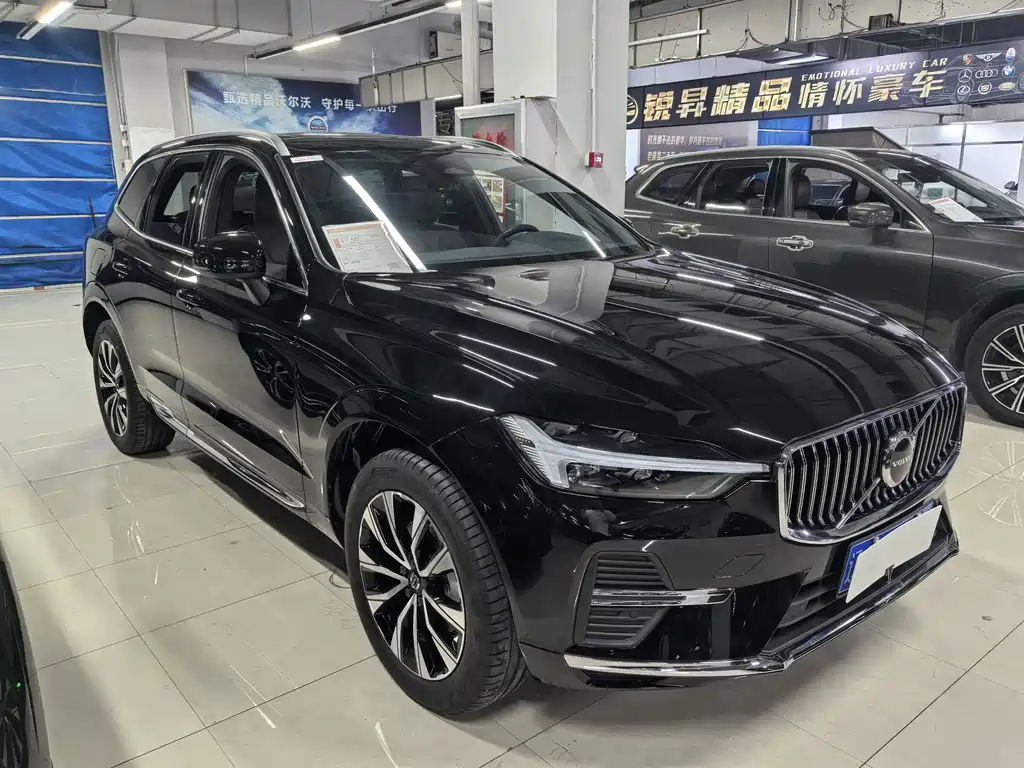 Volvo XC60 2025 — фото 2