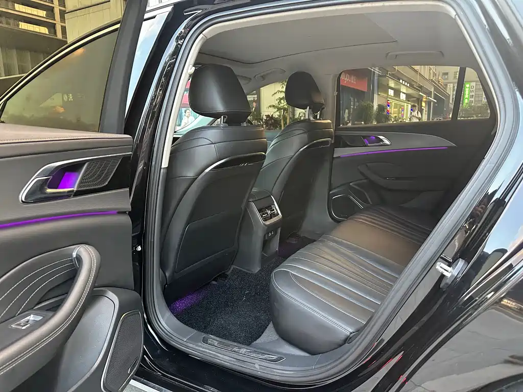 Hongqi Hongqi H5 — миниатюра 7