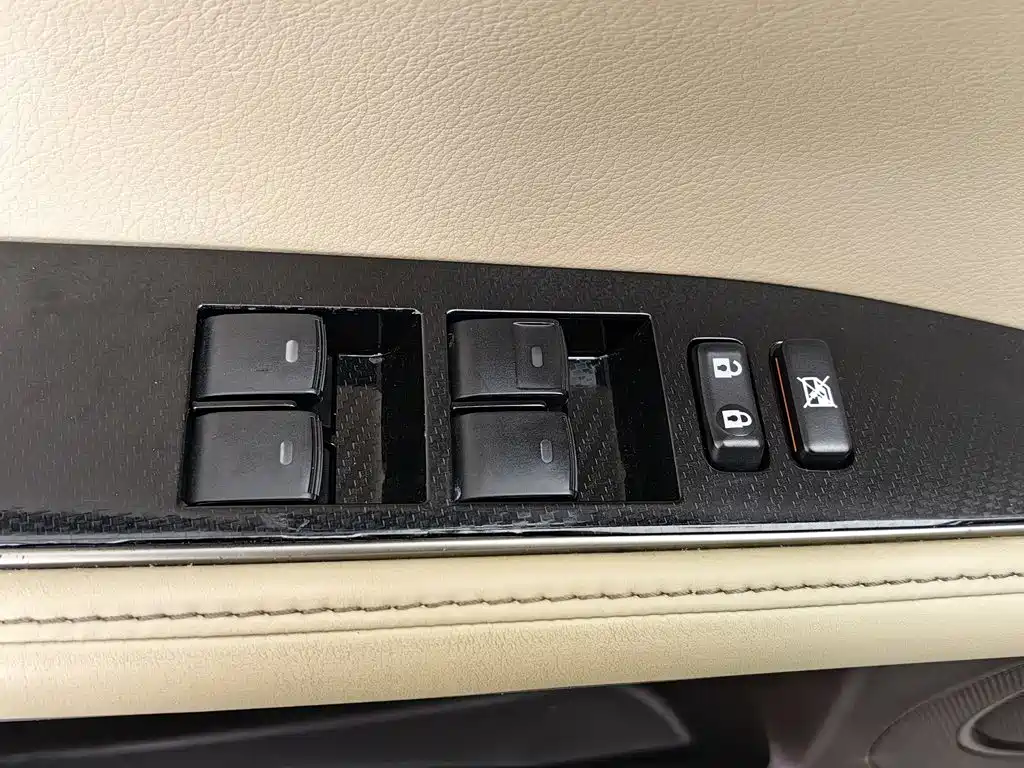 Lexus ES — миниатюра 9