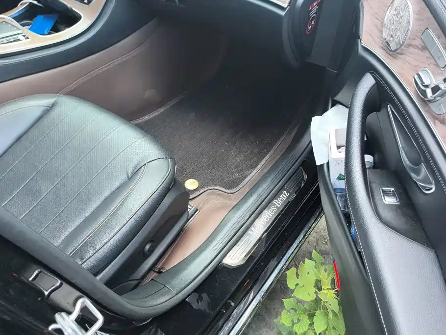Mercedes-Benz E-Class — миниатюра 8