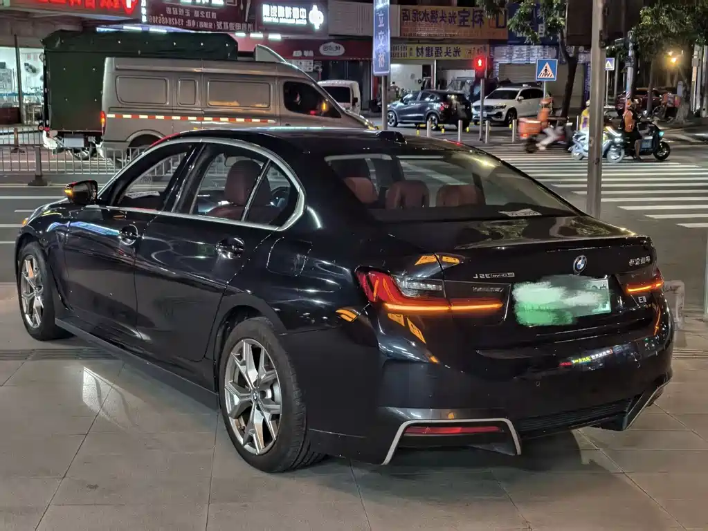 BMW i3 2022 eDrive 35 L