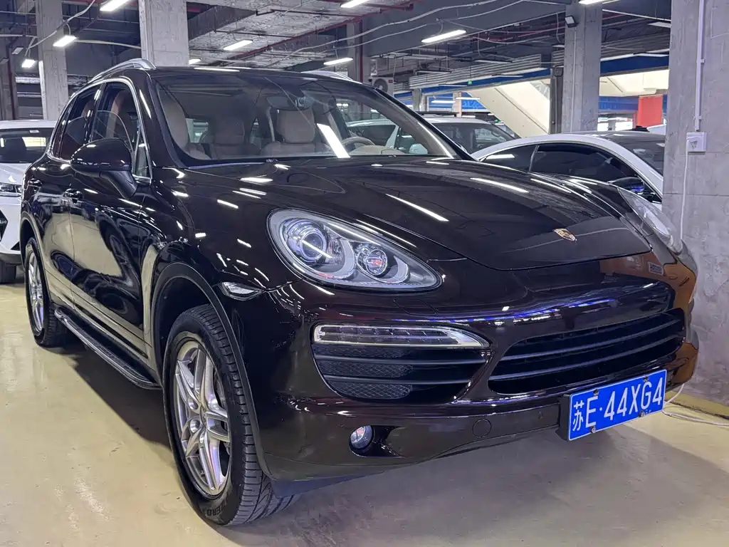 Porsche Cayenne — миниатюра 5