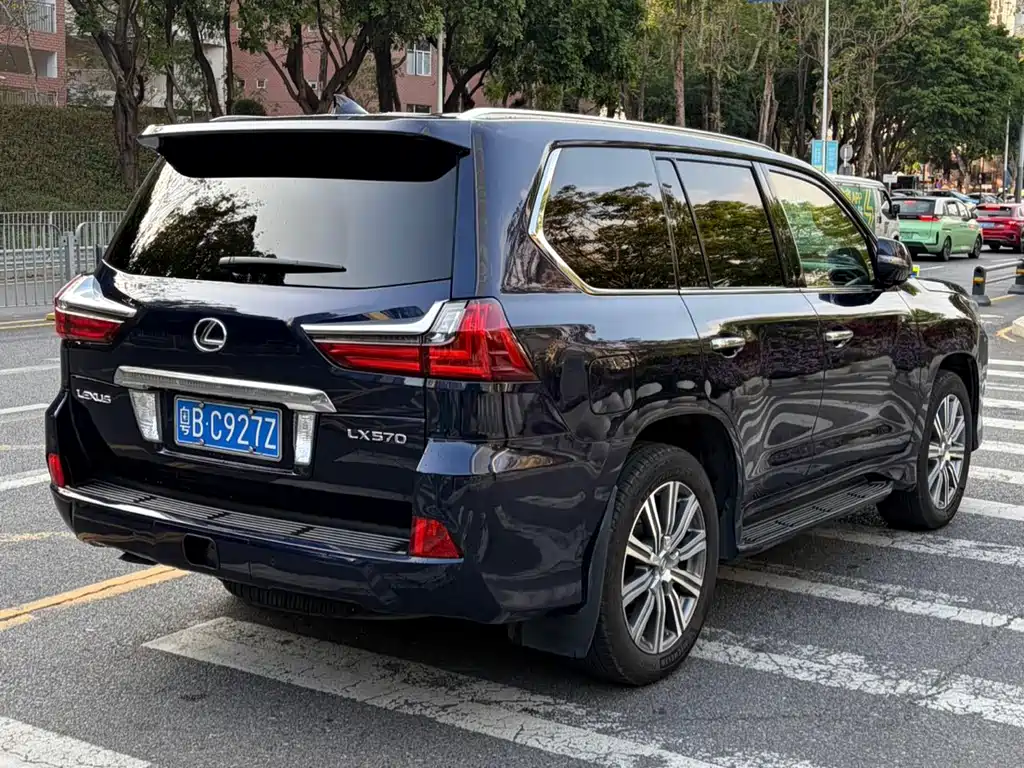 LEXUS LX
