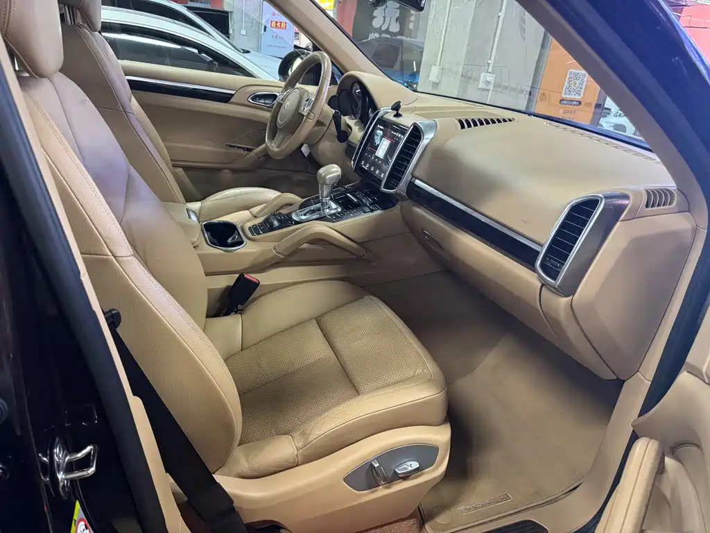 Porsche Cayenne — миниатюра 20