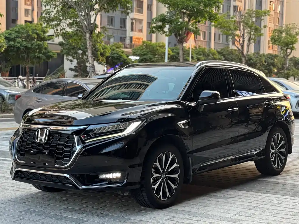 HONDA UR V