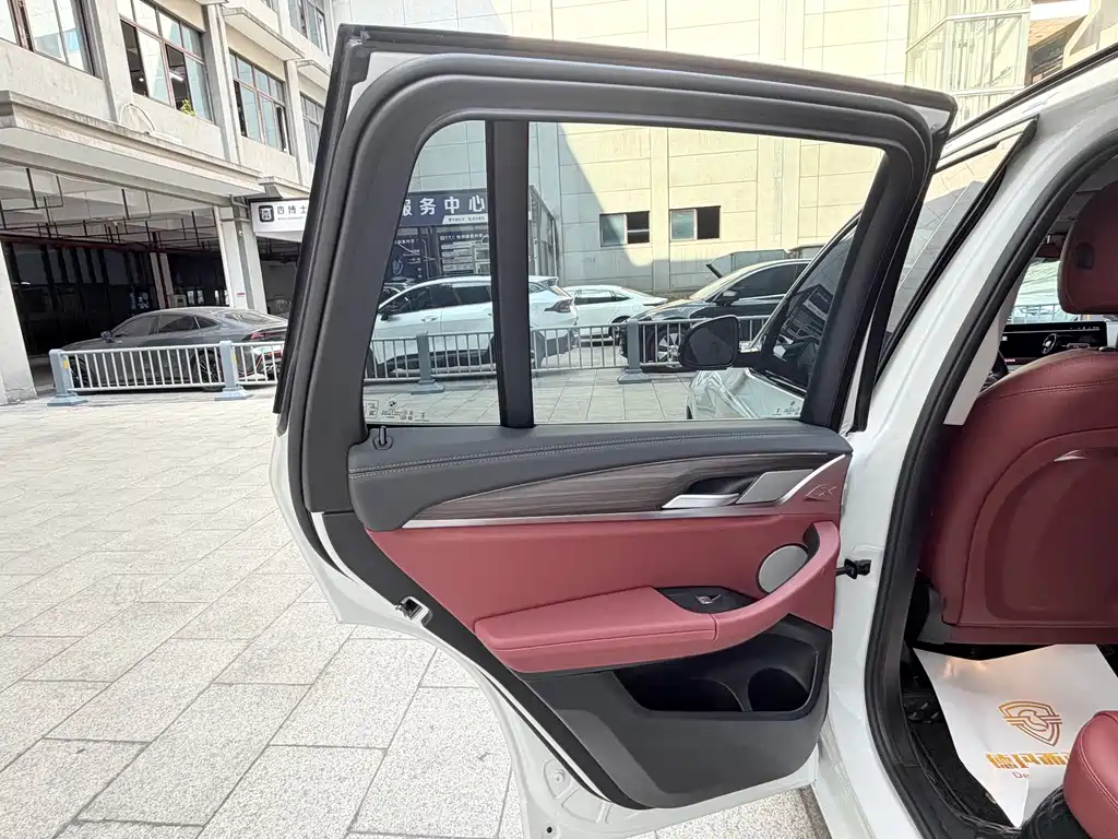 BMW X3 — миниатюра 8