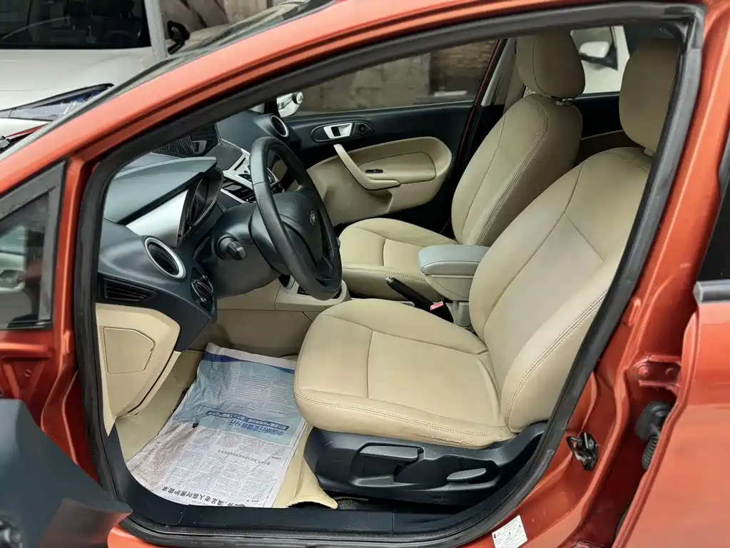 Ford Fiesta 2009 1.3L MT Fashion