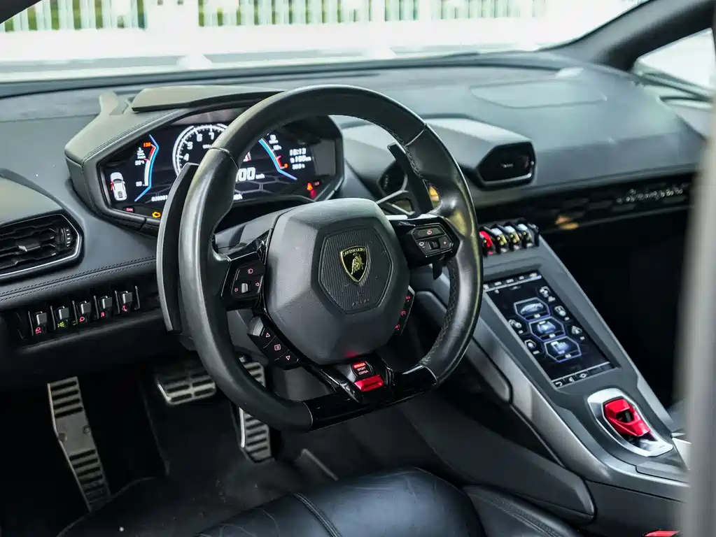 LAMBORGHINI HURACÁN