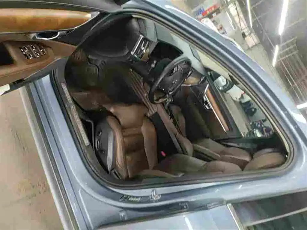 Volvo S90 — миниатюра 4