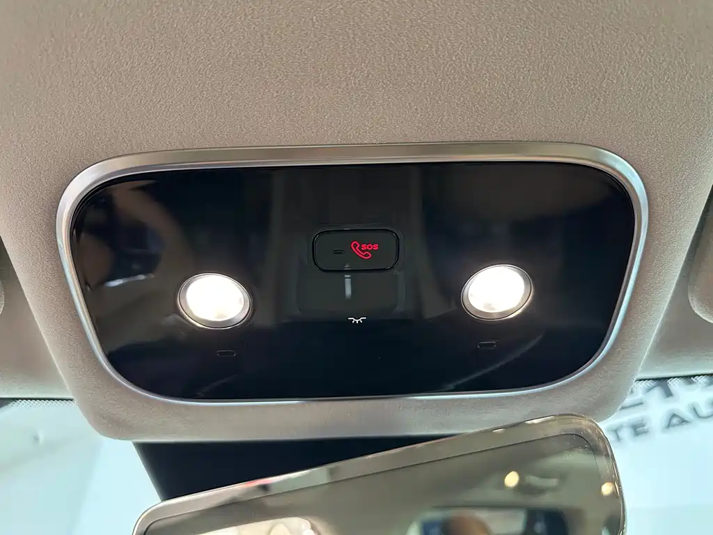 AITO ASK THE WORLD M8