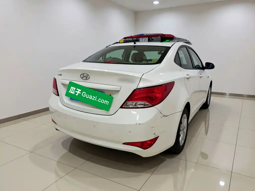 Hyundai Verna — миниатюра 4