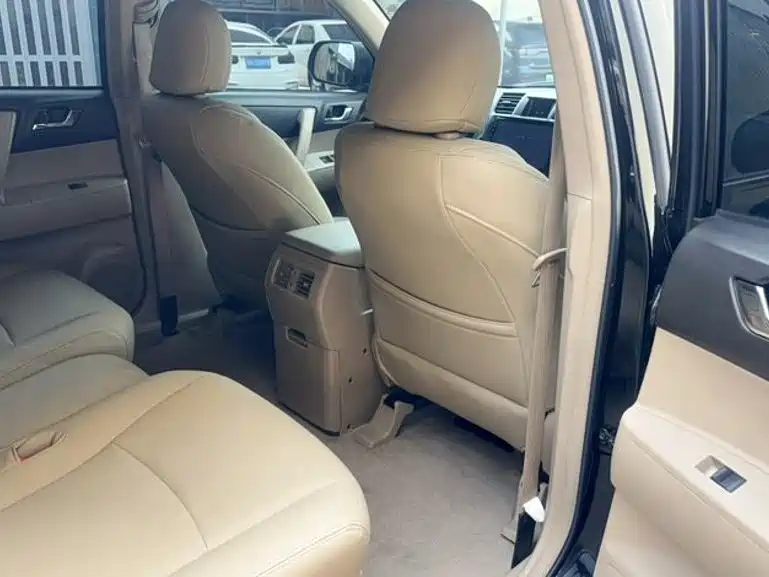 Toyota Highlander — миниатюра 9