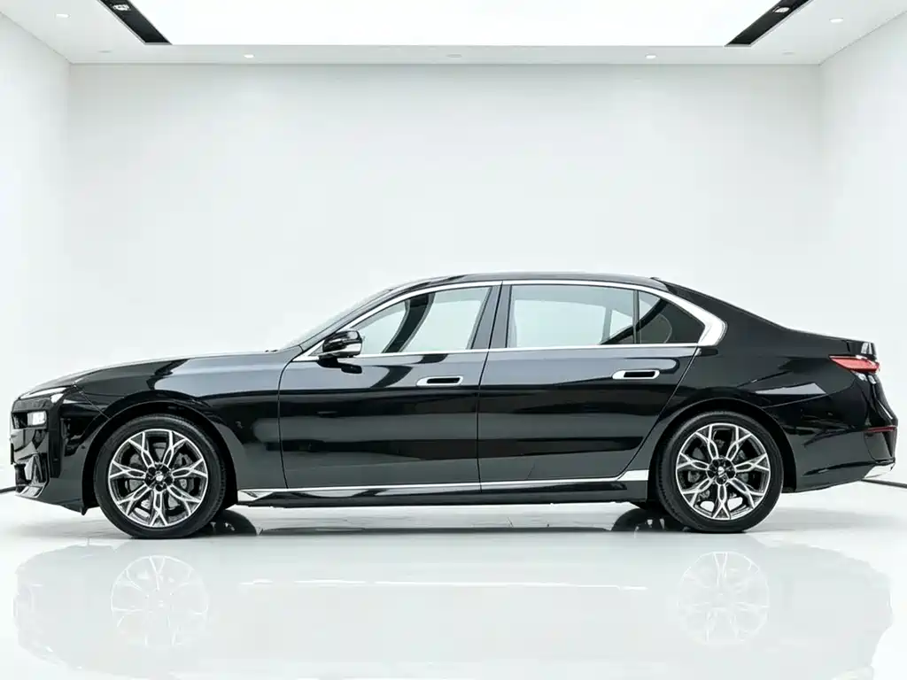 BMW 7 Series 2023 — фото 3