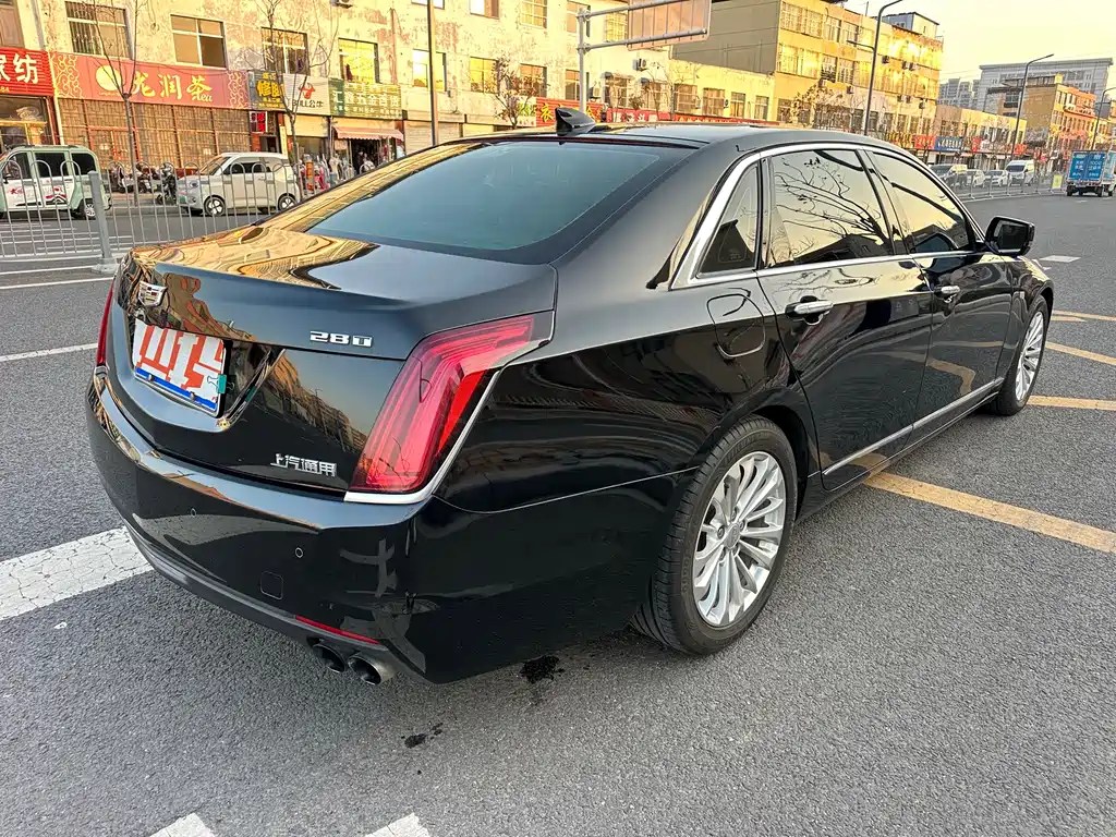 CADILLAC CT6