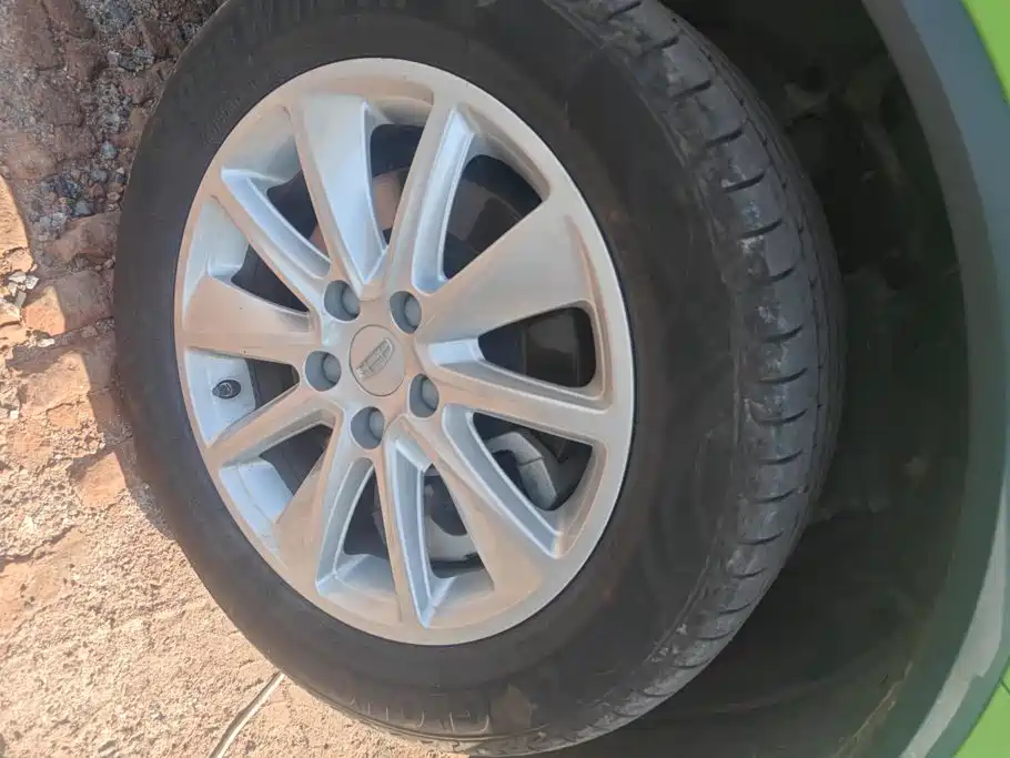 Geely Jia Ji — миниатюра 6