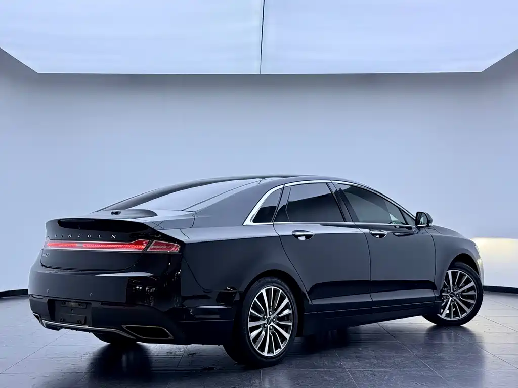 Lincoln MKZ 2019 2.0T V