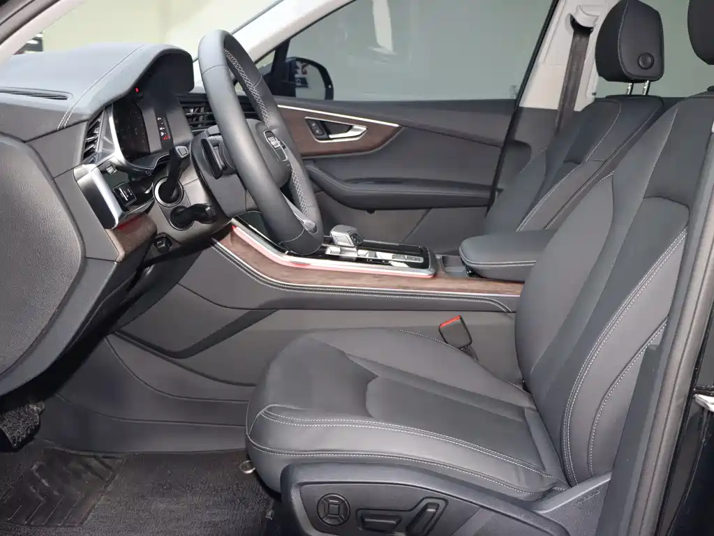 AUDI  Q7