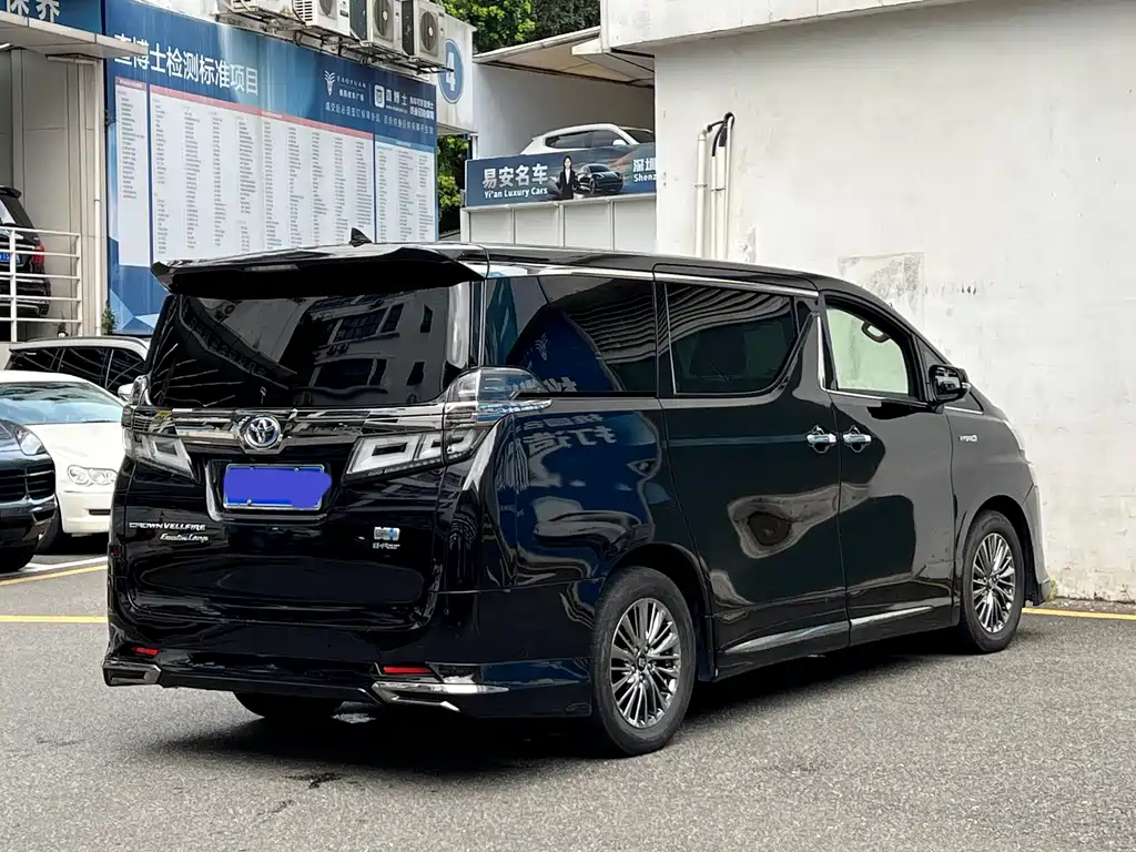 Toyota Vellfire — миниатюра 17