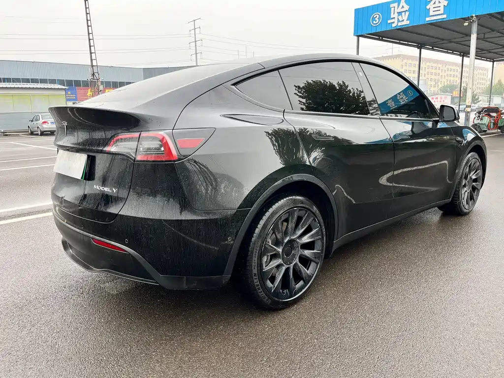 Tesla Model Y 2022 — фото 12