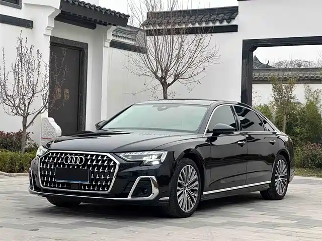 AUDI A8