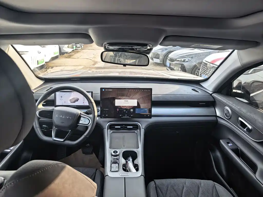 Chery 8 PLUS 2025 290TGDI DCT Luxury