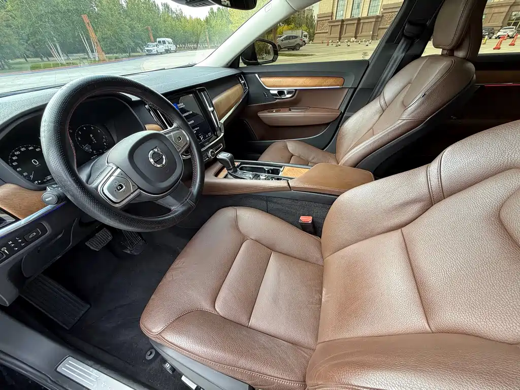 Volvo S90 — миниатюра 4