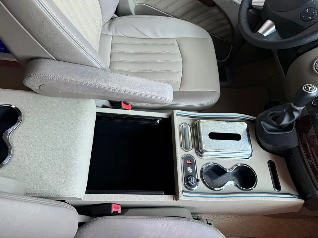 Mercedes-Benz Viano — миниатюра 20